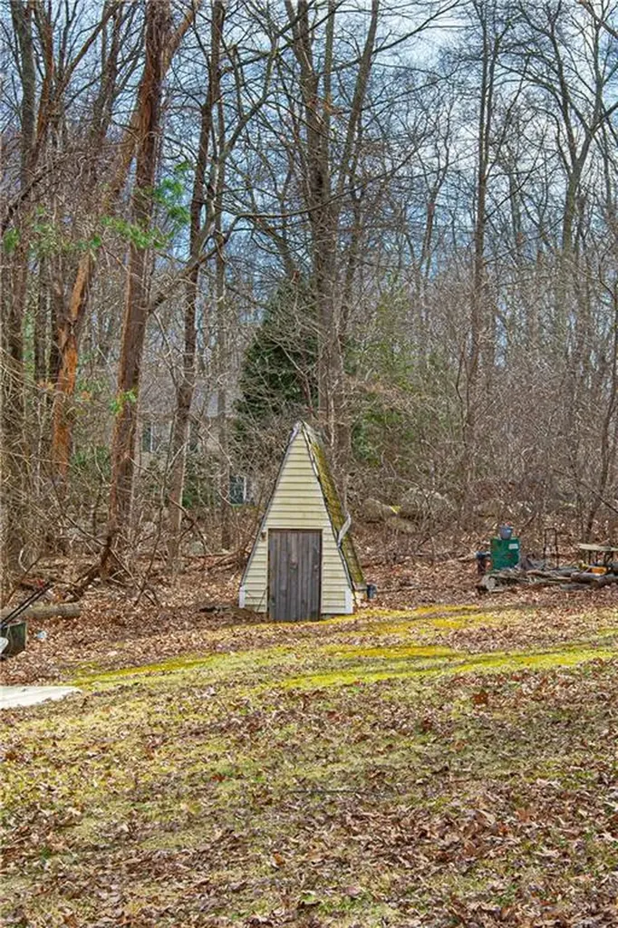 56 Knotty Oak Shores Coventry RI 02816