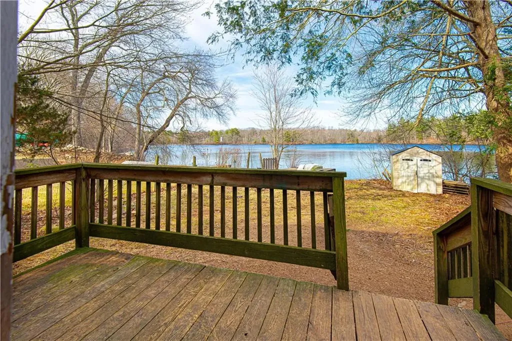 56 Knotty Oak Shores Coventry RI 02816