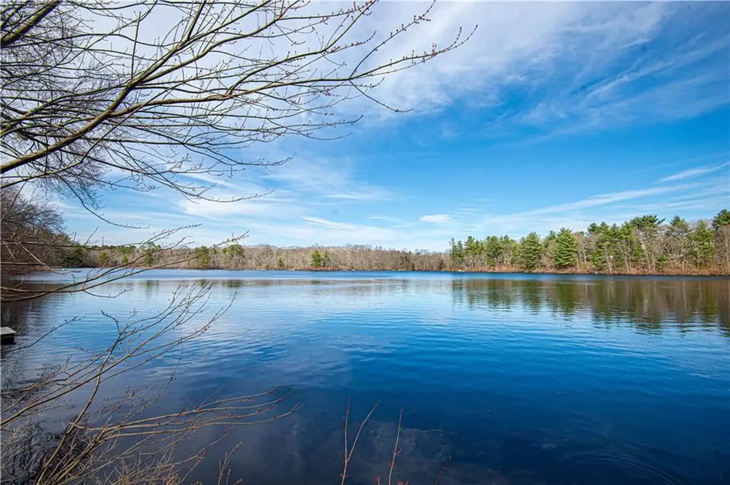56 Knotty Oak Shores Coventry RI 02816