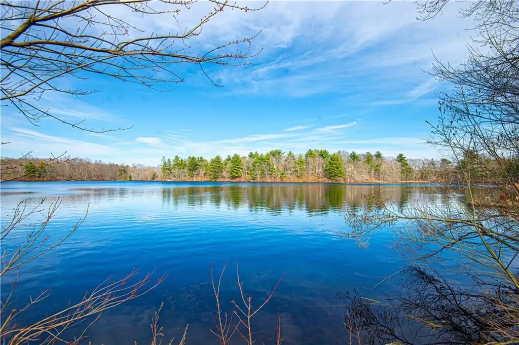 56 Knotty Oak Shores Coventry RI 02816