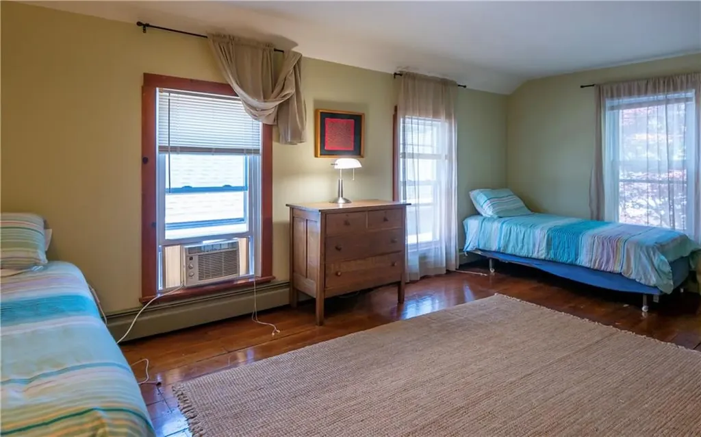 19 Cross Street Newport RI 02840