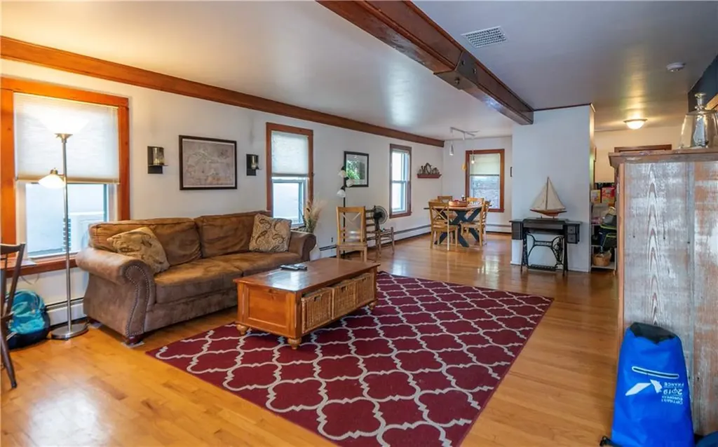 19 Cross Street Newport RI 02840