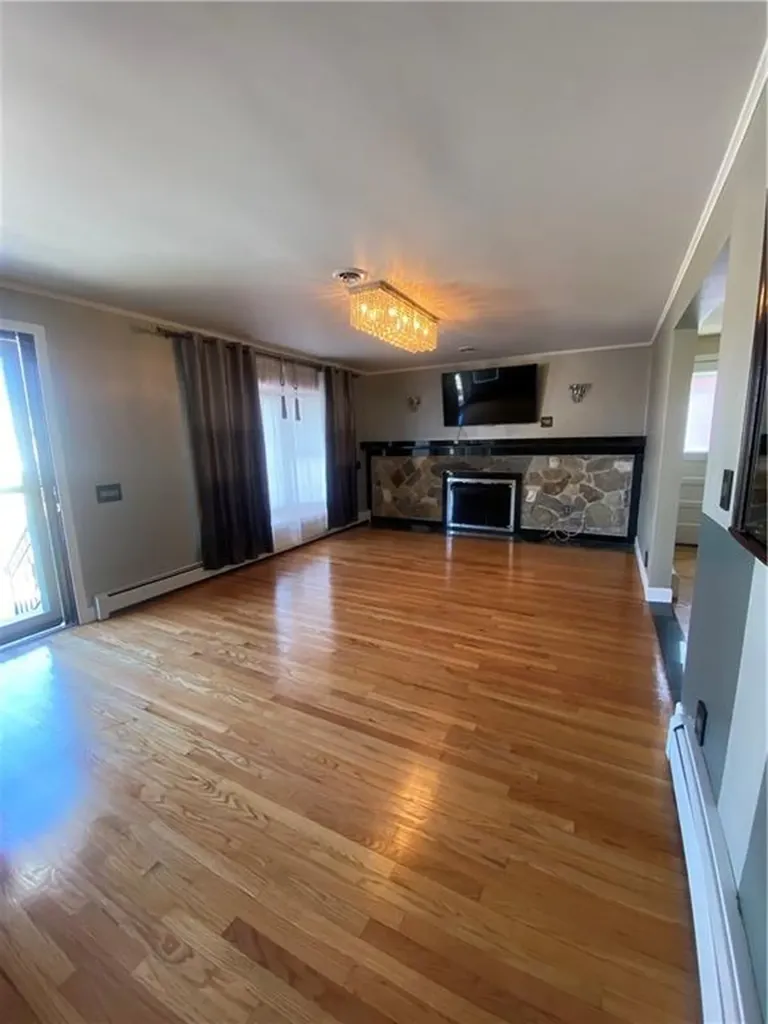 224 Hazelton Street Cranston RI 02920