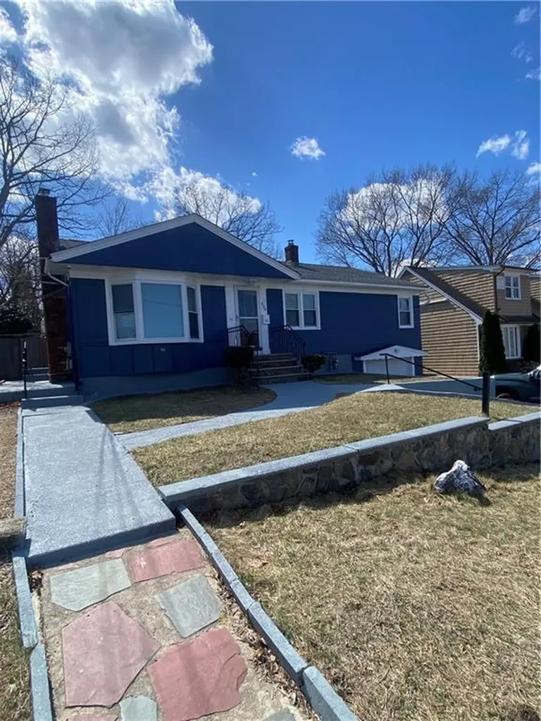 224 Hazelton Street Cranston RI 02920