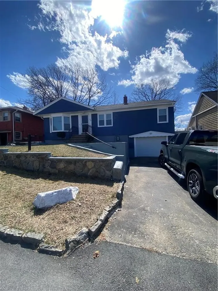 224 Hazelton Street Cranston RI 02920