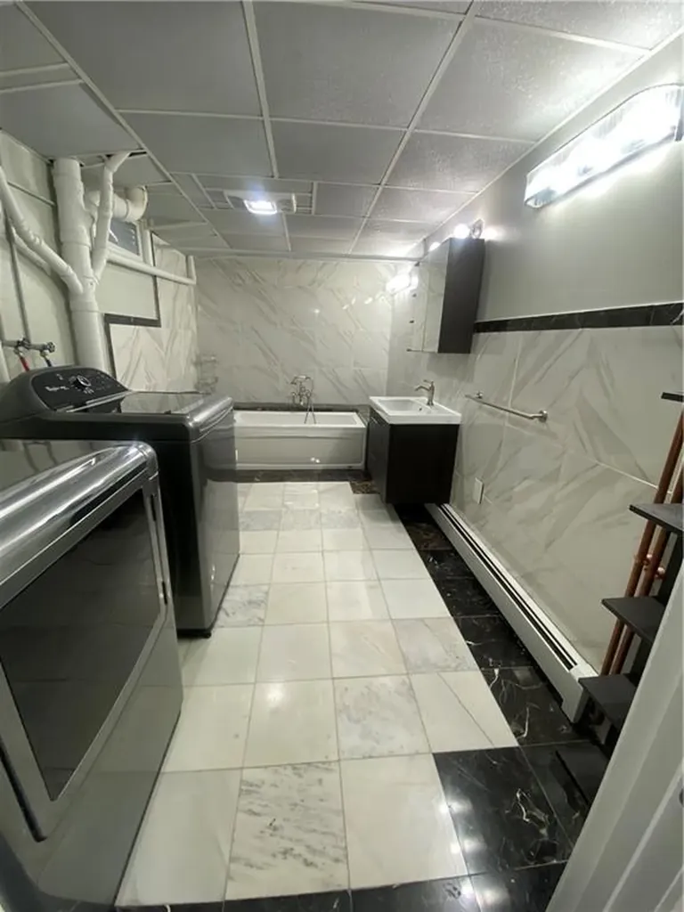 224 Hazelton Street Cranston RI 02920