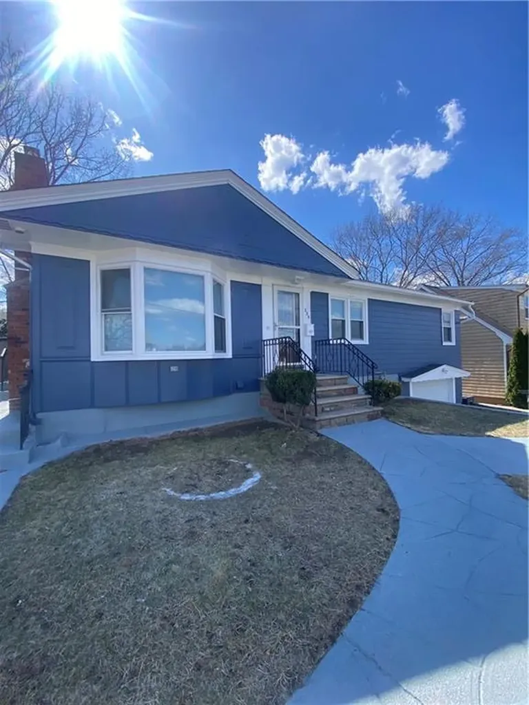 224 Hazelton Street Cranston RI 02920