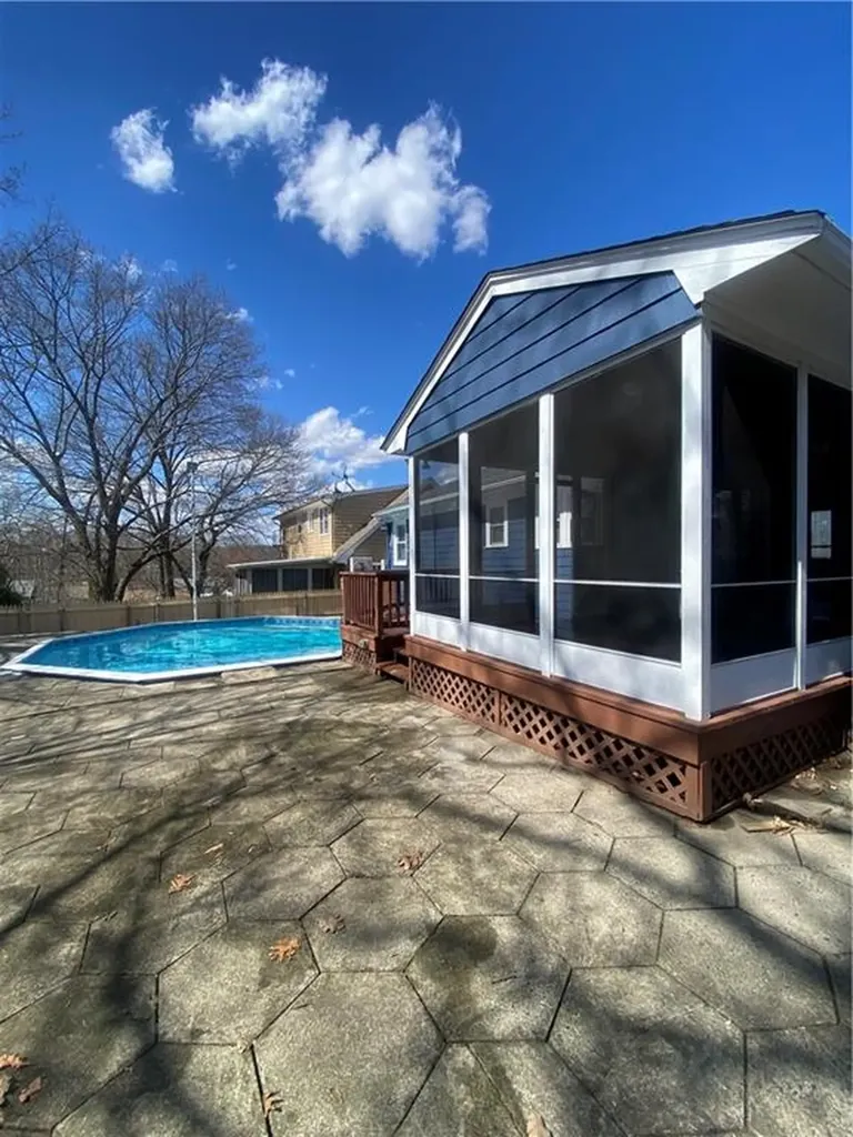 224 Hazelton Street Cranston RI 02920