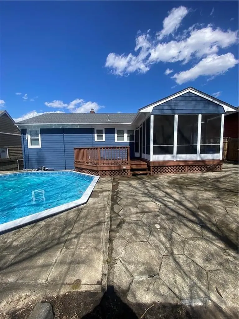 224 Hazelton Street Cranston RI 02920