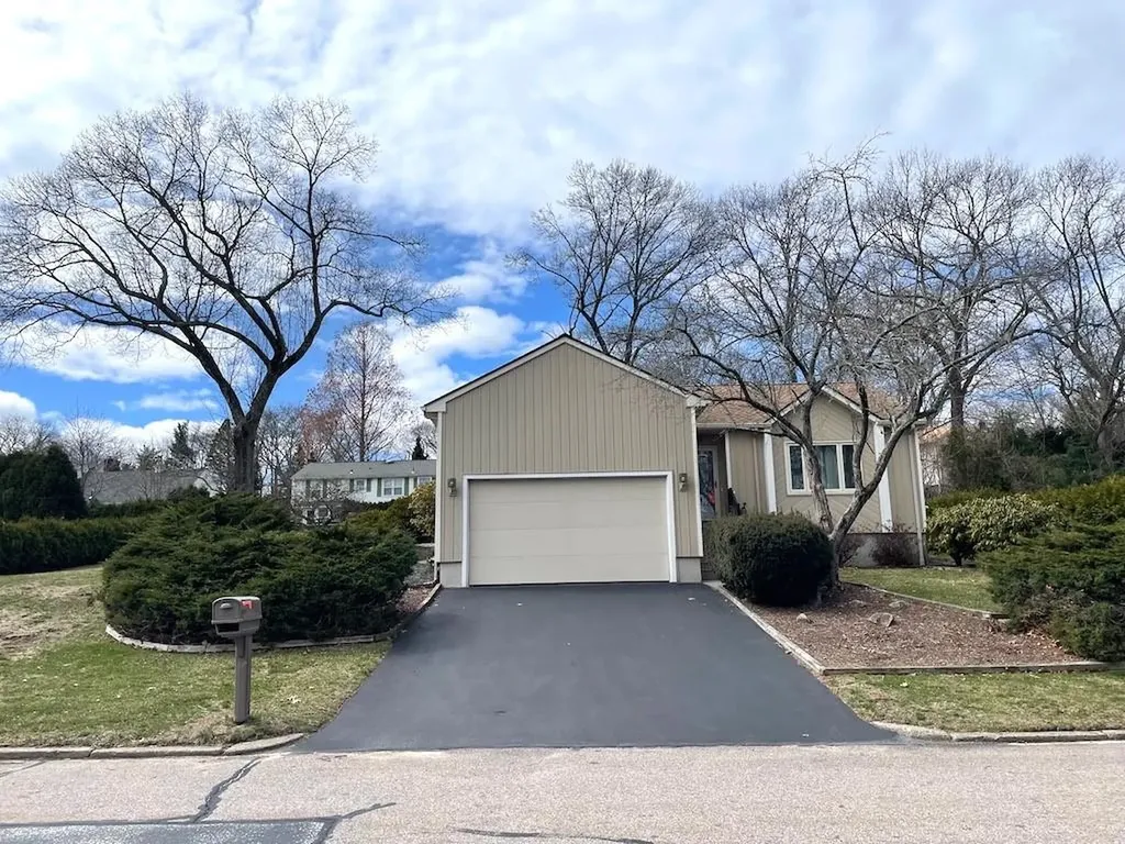 141 Sturbridge Drive Warwick RI 02886