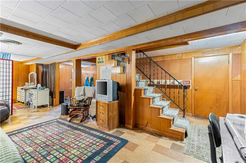 137 Kiwanee Road Warwick RI 02888