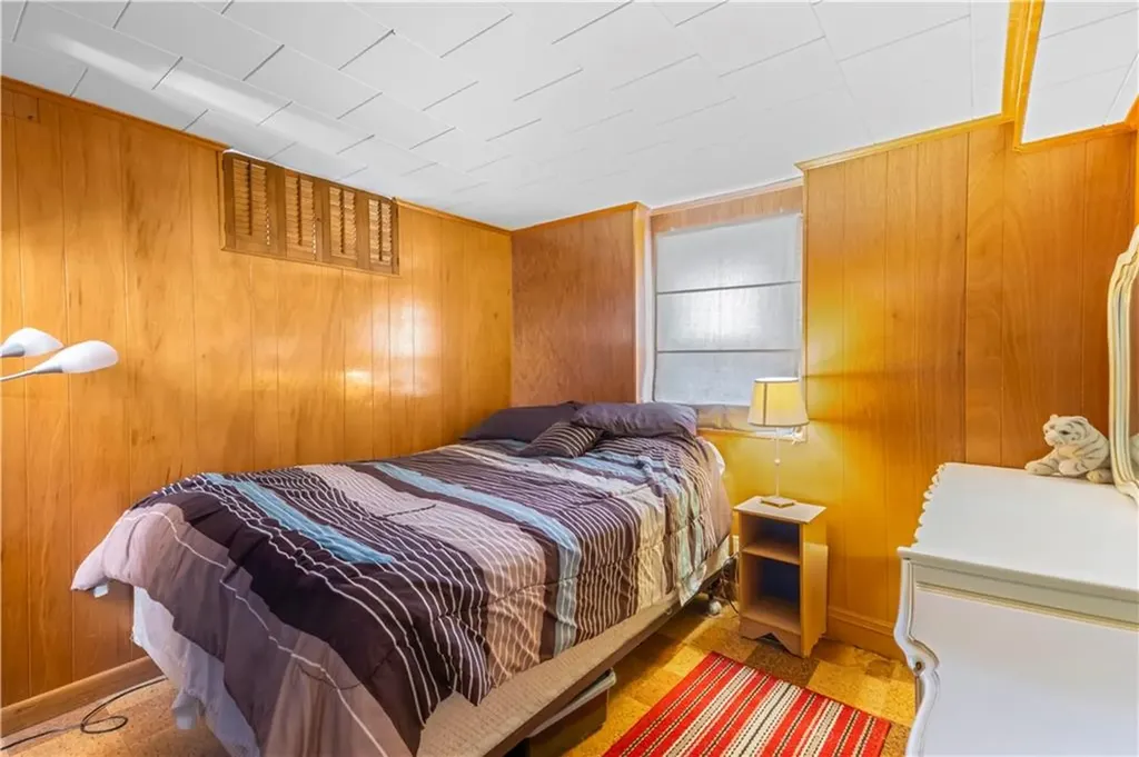 137 Kiwanee Road Warwick RI 02888
