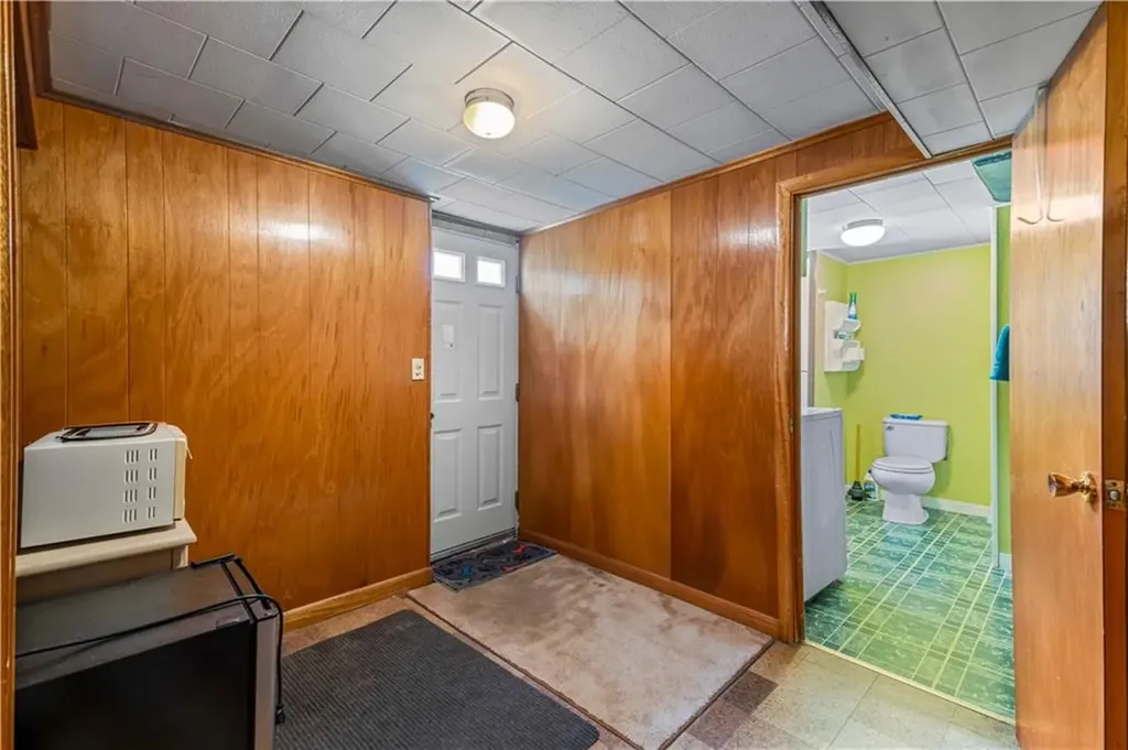137 Kiwanee Road Warwick RI 02888