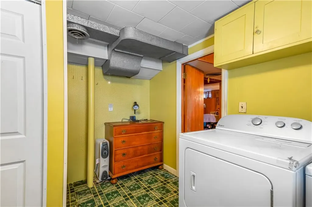 137 Kiwanee Road Warwick RI 02888
