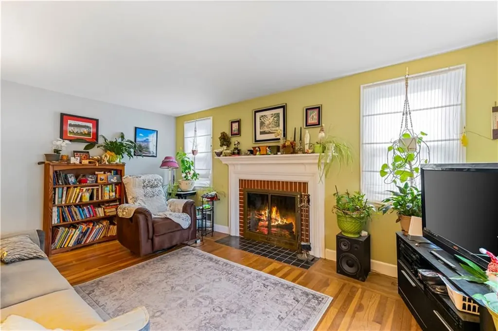 137 Kiwanee Road Warwick RI 02888