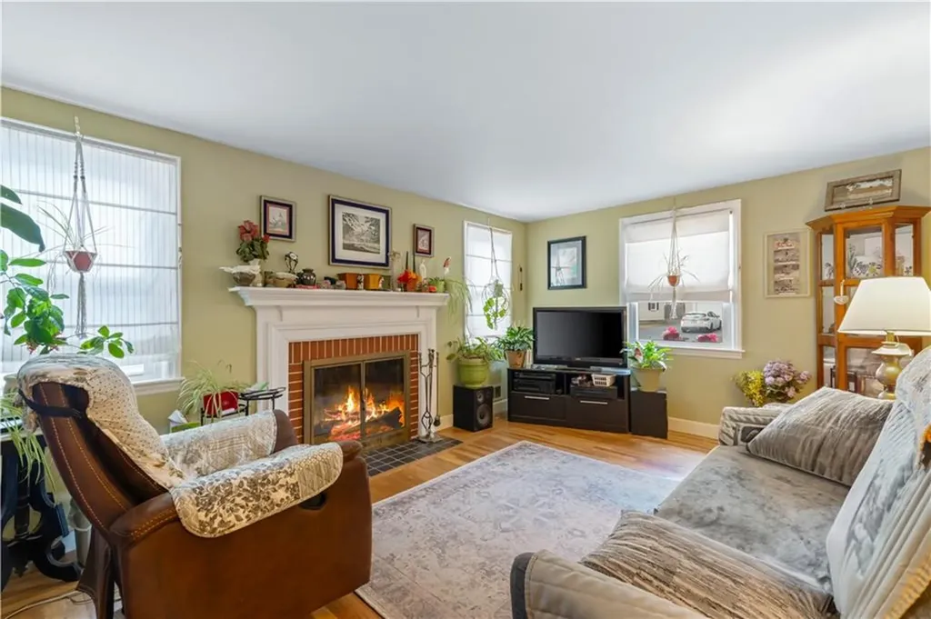 137 Kiwanee Road Warwick RI 02888
