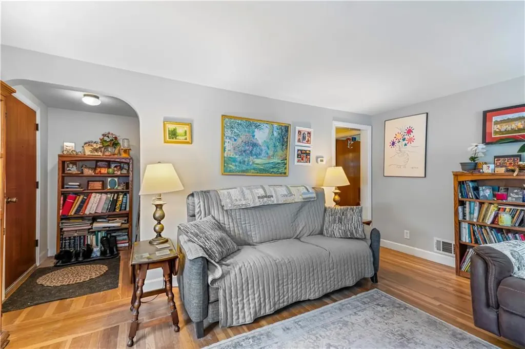 137 Kiwanee Road Warwick RI 02888
