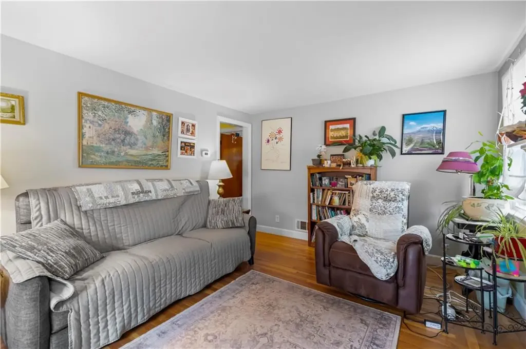137 Kiwanee Road Warwick RI 02888