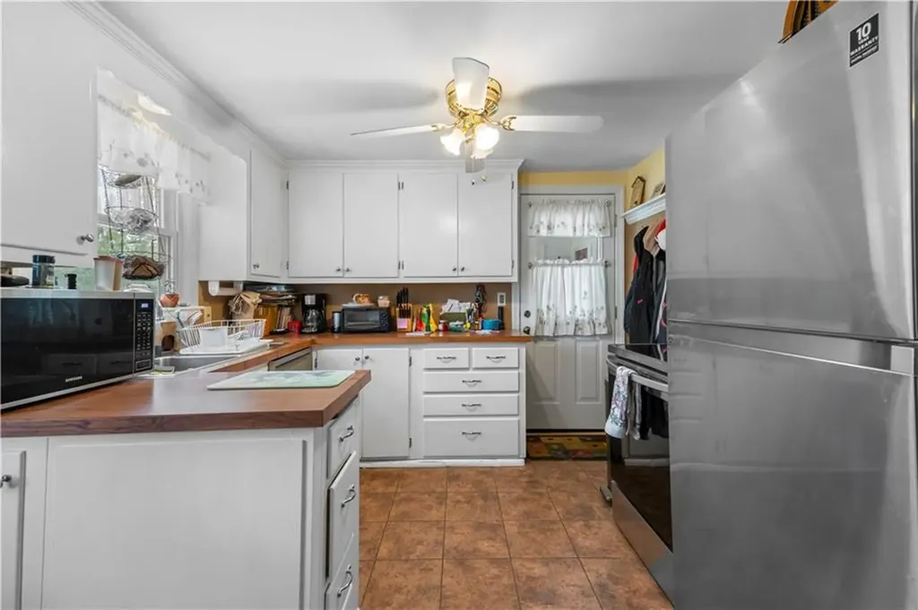 137 Kiwanee Road Warwick RI 02888