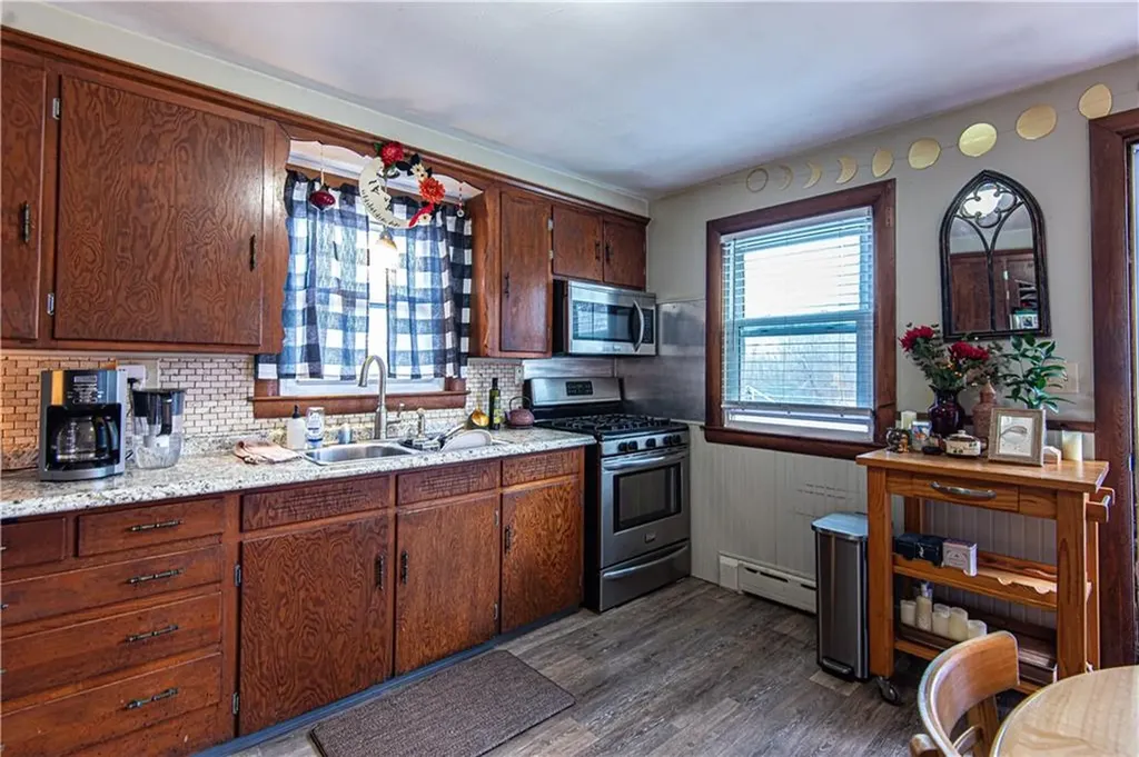 84 Worcester Avenue East Providence RI 02915