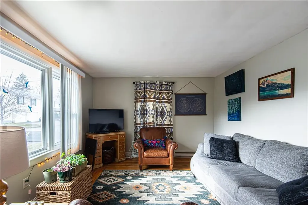 84 Worcester Avenue East Providence RI 02915