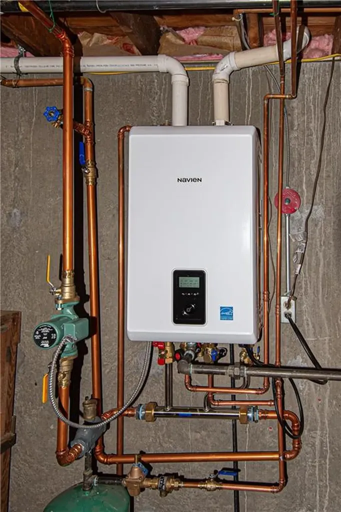 84 Worcester Avenue East Providence RI 02915