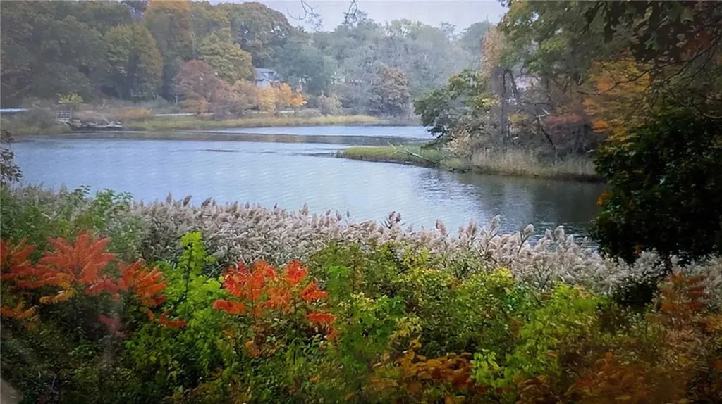 84 Worcester Avenue East Providence RI 02915