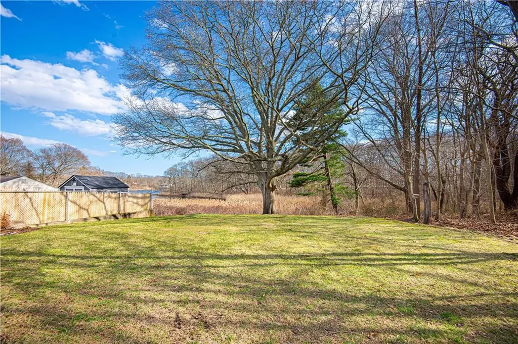 84 Worcester Avenue East Providence RI 02915