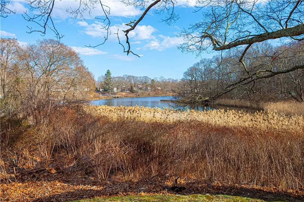 84 Worcester Avenue East Providence RI 02915