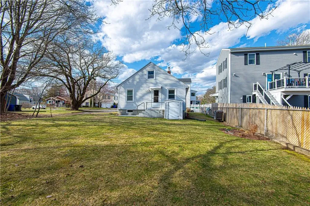 84 Worcester Avenue East Providence RI 02915