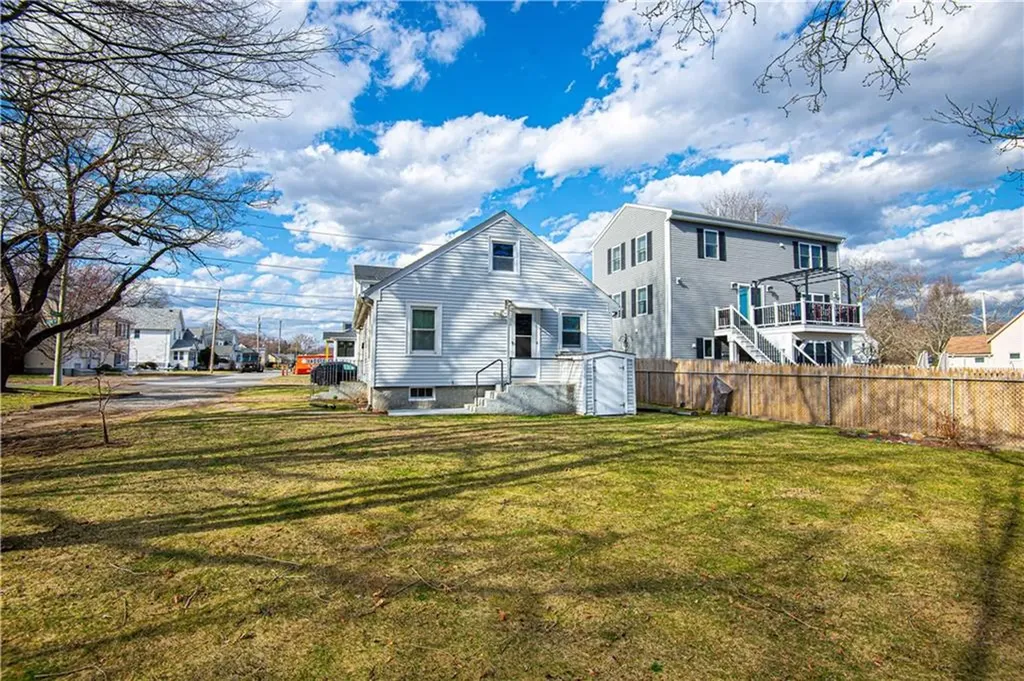 84 Worcester Avenue East Providence RI 02915