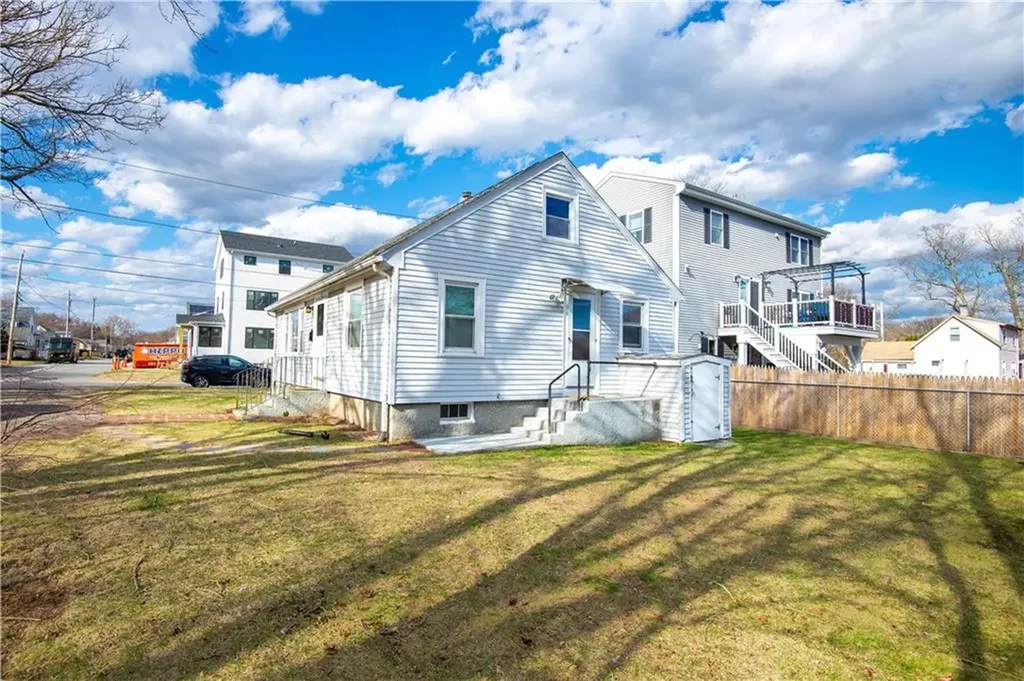 84 Worcester Avenue East Providence RI 02915