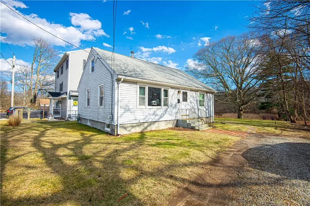 84 Worcester Avenue East Providence RI 02915