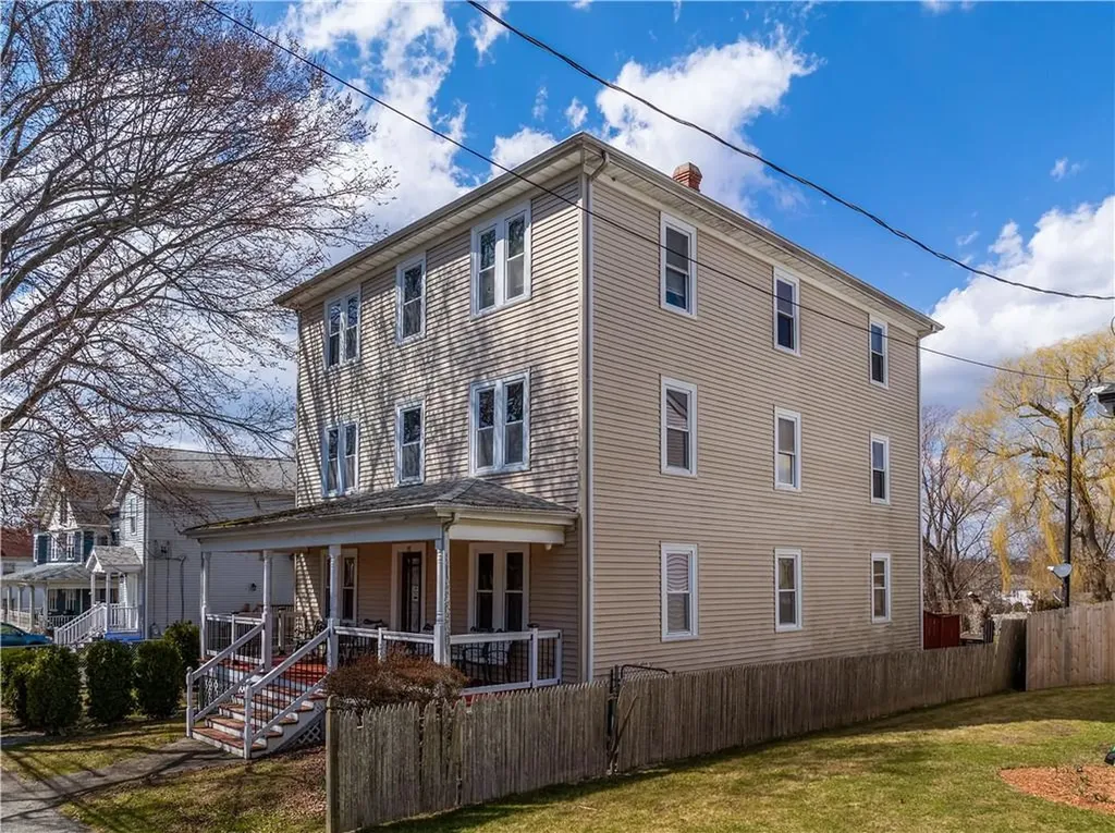 85 Bayview Avenue Bristol RI 02809