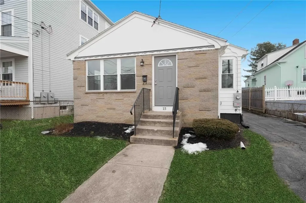 15 Hazael Street Providence RI 02908