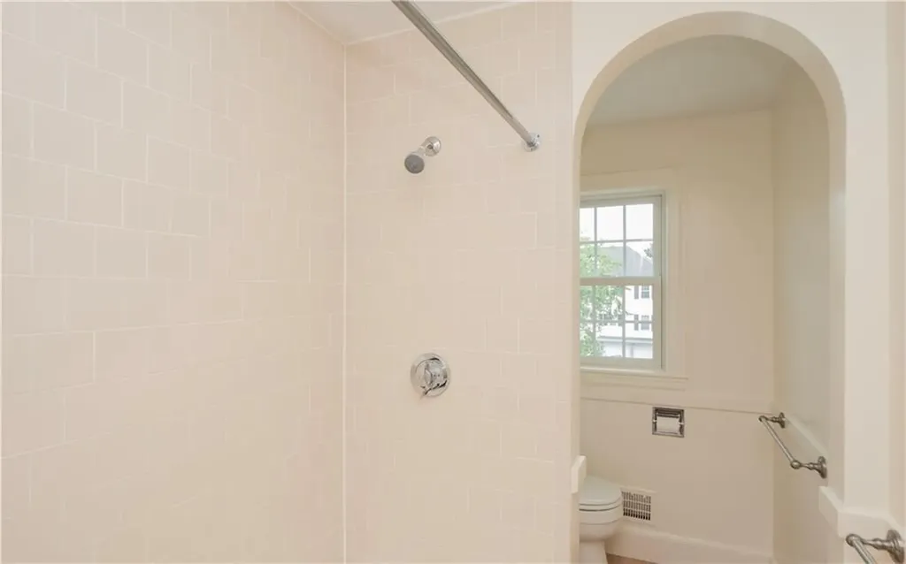 11 Village Lane Middletown RI 02842