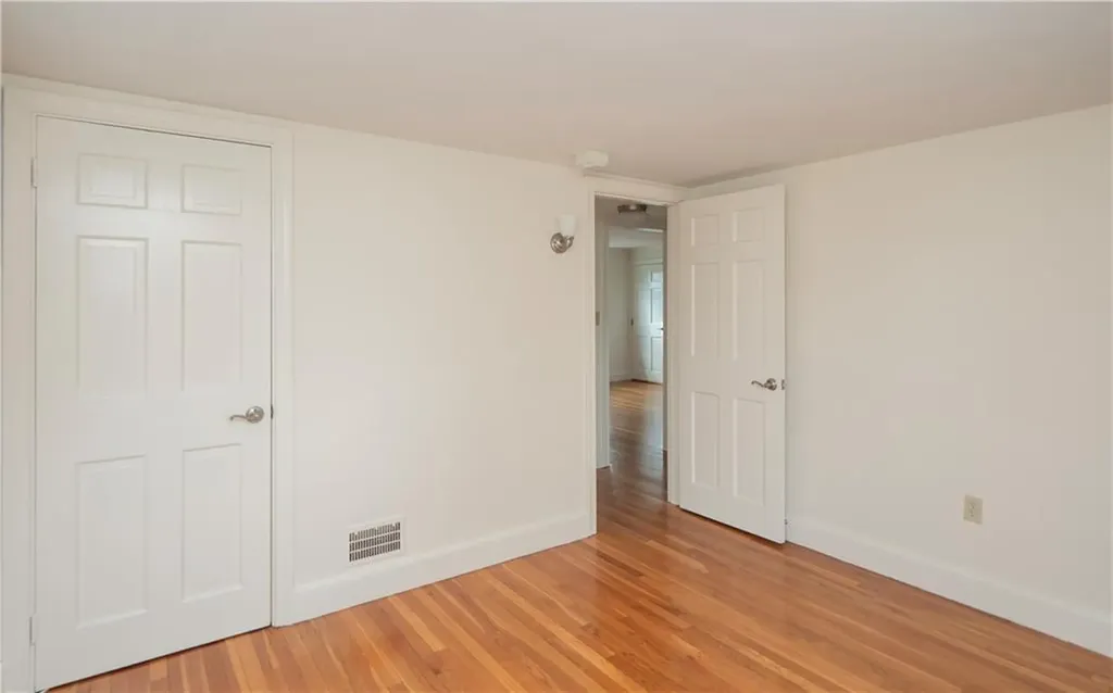 11 Village Lane Middletown RI 02842