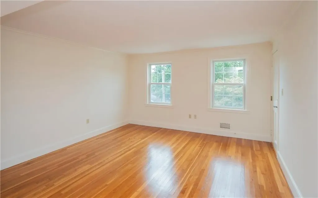 11 Village Lane Middletown RI 02842