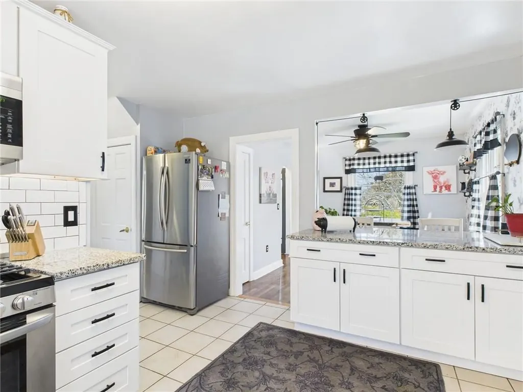 35 Hambly Road Tiverton RI 02878