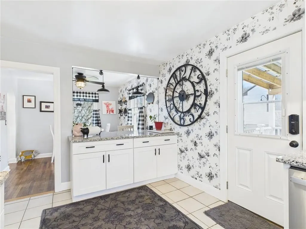 35 Hambly Road Tiverton RI 02878