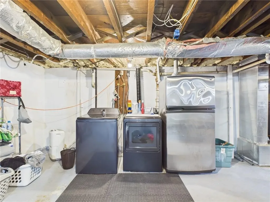 35 Hambly Road Tiverton RI 02878