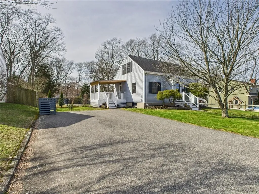 35 Hambly Road Tiverton RI 02878