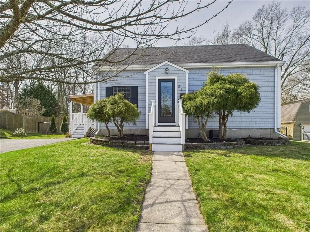 35 Hambly Road Tiverton RI 02878