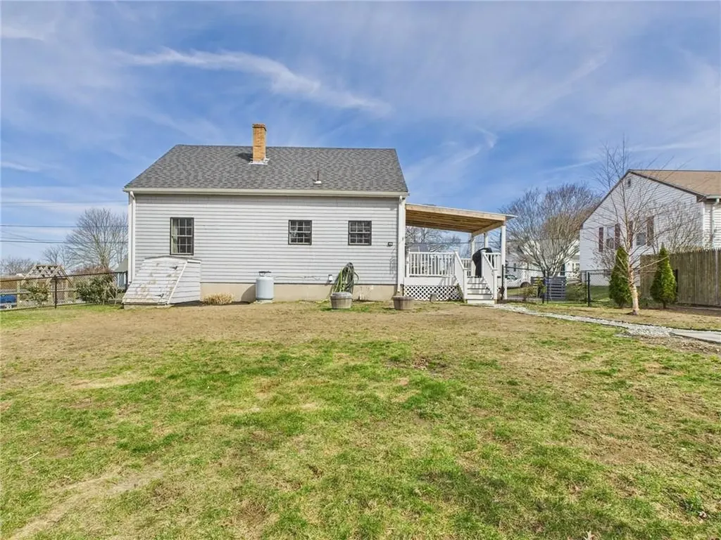 35 Hambly Road Tiverton RI 02878