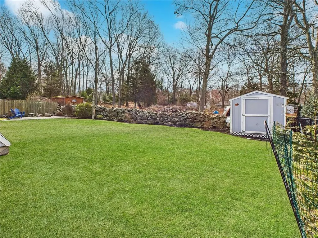 35 Hambly Road Tiverton RI 02878