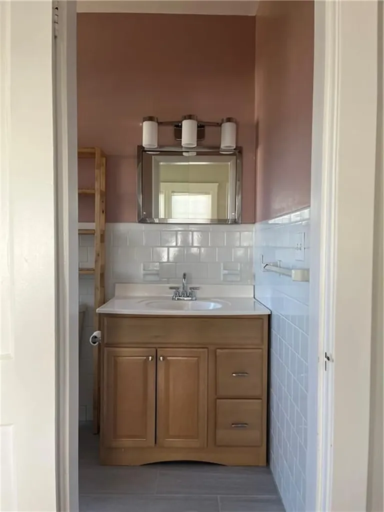 51 Radcliffe Avenue Providence RI 02908