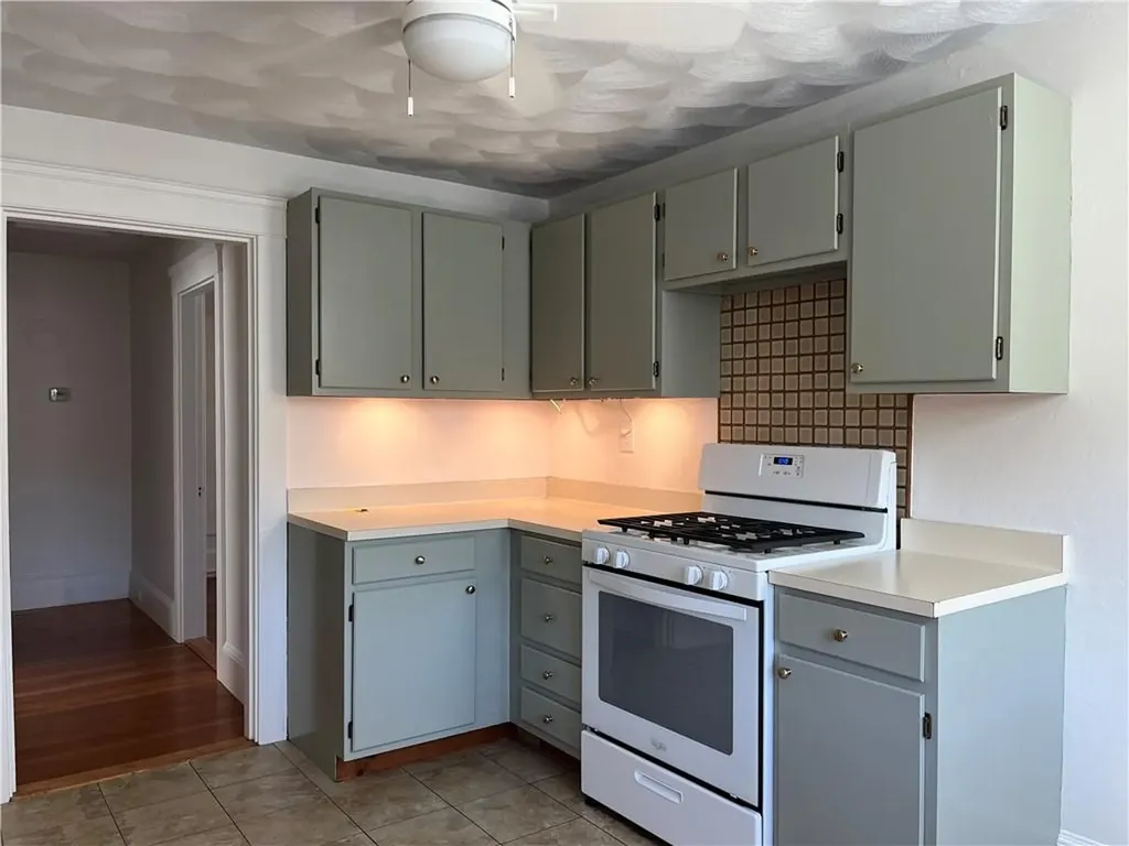 51 Radcliffe Avenue Providence RI 02908
