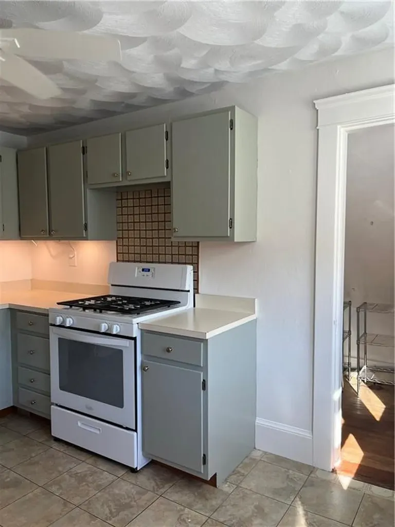 51 Radcliffe Avenue Providence RI 02908