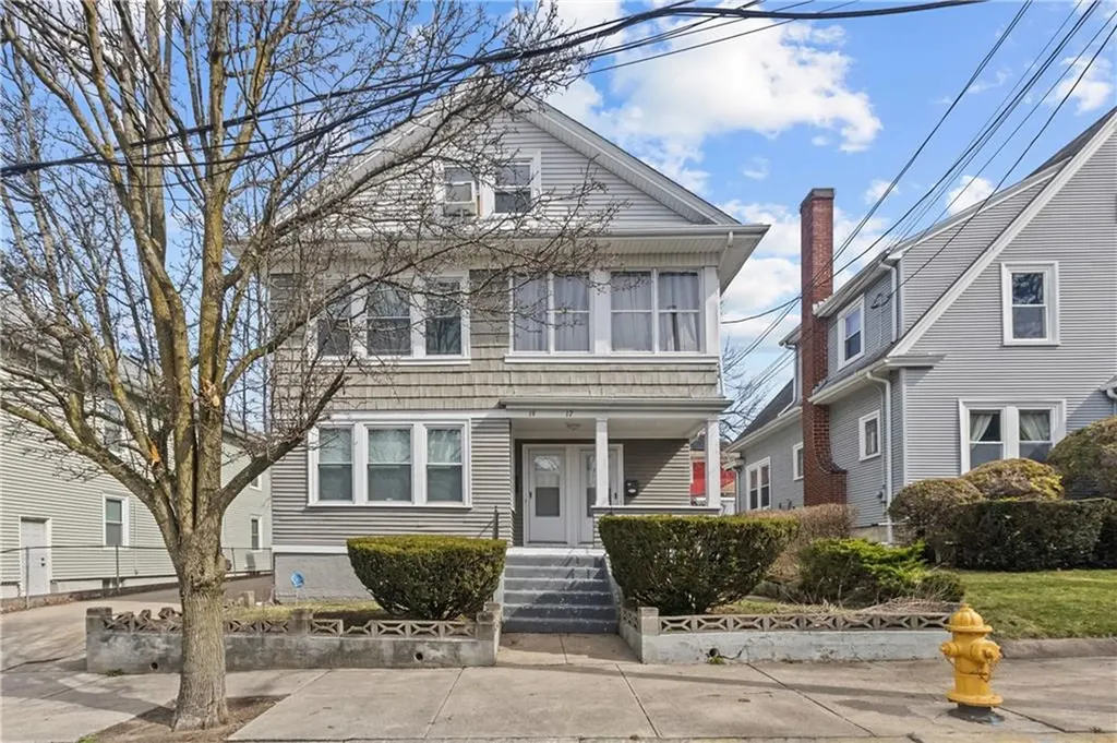 17 Boutwell Street Pawtucket RI 02860
