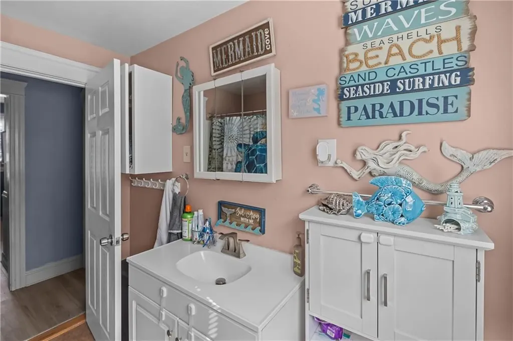 17 Boutwell Street Pawtucket RI 02860